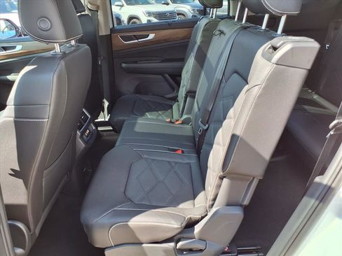 New 2026 Volkswagen Atlas SE image 8