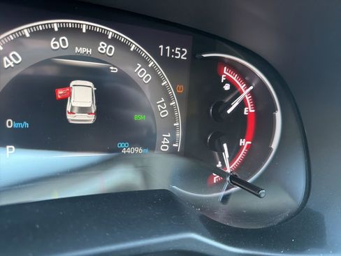 Used 2019 Toyota RAV4 Adventure image 11