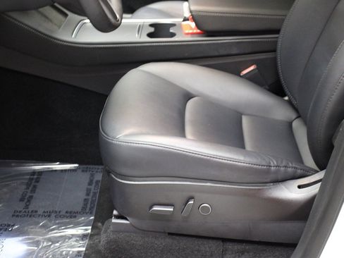 Used 2023 Tesla Model Y Long Range image 23