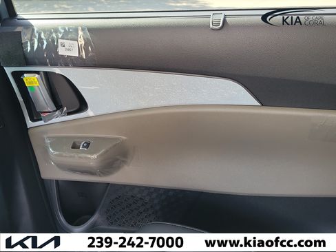 New 2027 Kia Carnival SX FWD image 14