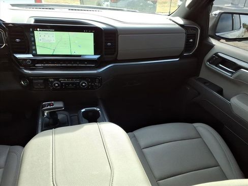 Used 2025 Chevrolet Silverado 1500 LTZ w/ LTZ Premium Package image 14