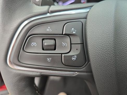 Used 2023 Buick Envision Essence image 31