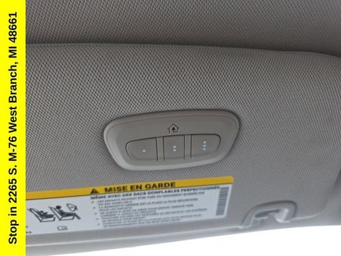 Used 2023 Chrysler Pacifica Limited FWD image 33
