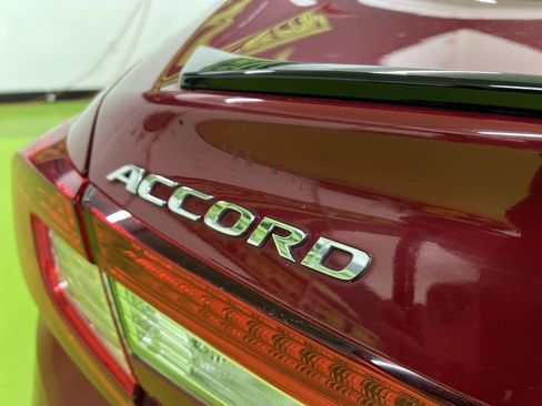 Used 2021 Honda Accord Sport image 12