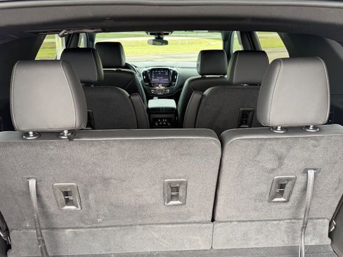 Used 2023 Chevrolet Traverse LT FWD image 8