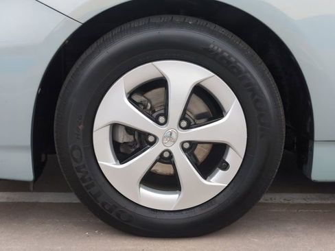 Used 2015 Toyota Prius Four image 32