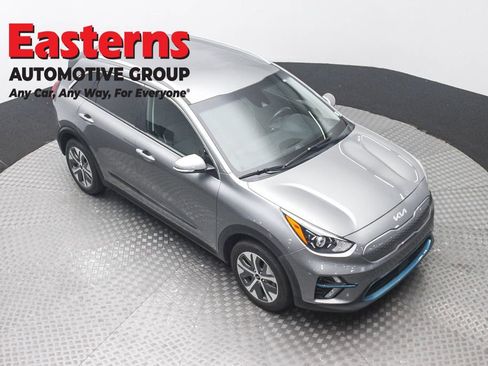Used 2022 Kia Niro EX FWD image 3