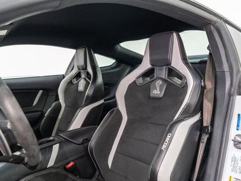 Used 2022 Ford Mustang Shelby GT500 w/ Carbon Fiber Track Pack image 27