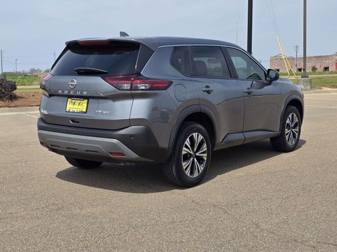 Used 2023 Nissan Rogue SV AWD/4WD image 7