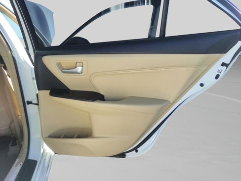 Used 2017 Toyota Camry XLE image 27