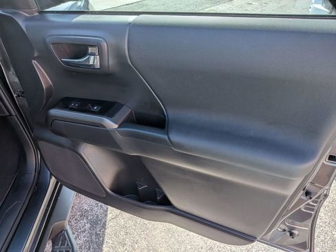 Used 2023 Toyota Tacoma TRD Sport w/ Technology Package image 26