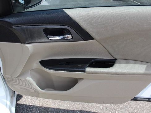 Used 2015 Honda Accord LX image 14