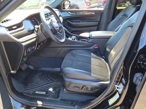 Certified 2023 Jeep Grand Cherokee Altitude AWD/4WD image 28