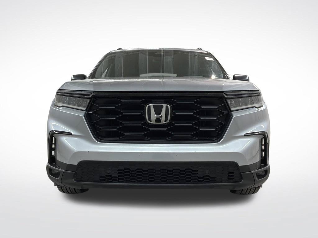 Used 2025 Honda Pilot Sport image 5