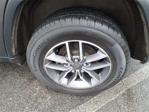 Certified 2021 Jeep Grand Cherokee Limited w/ Trailer Tow Group IV image 9