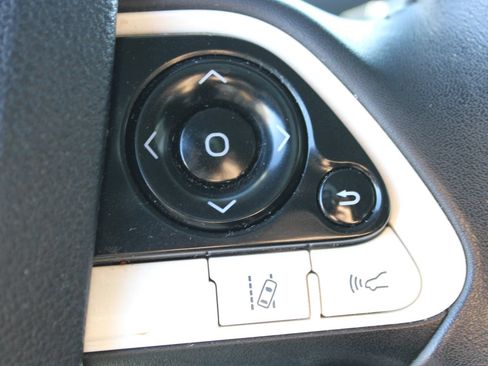 Used 2017 Toyota Prius Prime Premium w/ Preferred Accessory Package FWD image 28