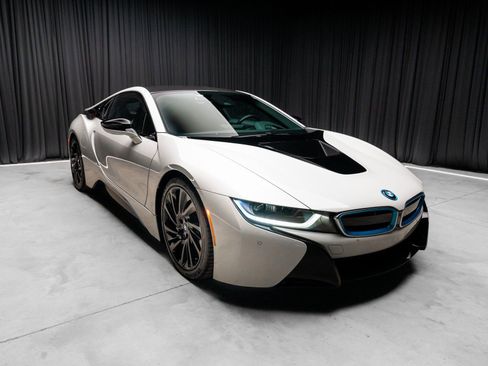 Used 2015 BMW i8 image 8