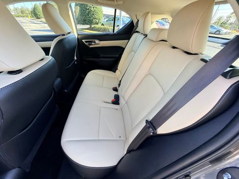 Used 2017 Lexus CT 200h image 18