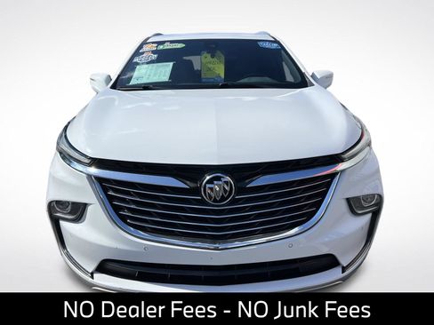 Used 2023 Buick Enclave Essence FWD image 2