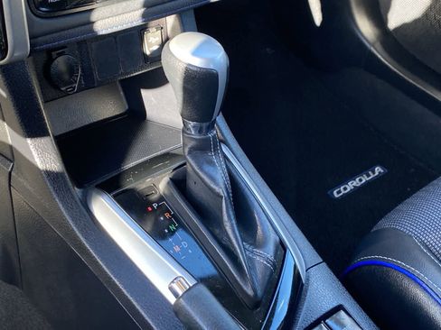 Used 2017 Toyota Corolla SE image 31