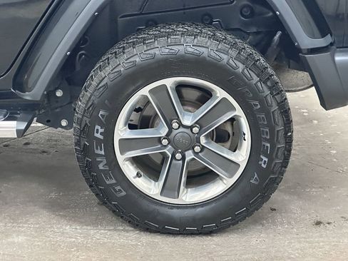 Certified 2022 Jeep Wrangler Unlimited Sahara w/ LED Lighting Group image 52