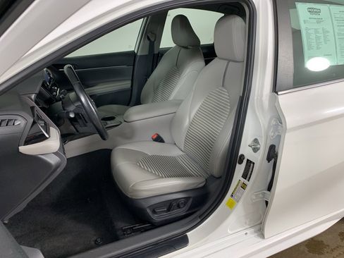 Used 2023 Toyota Camry SE image 18