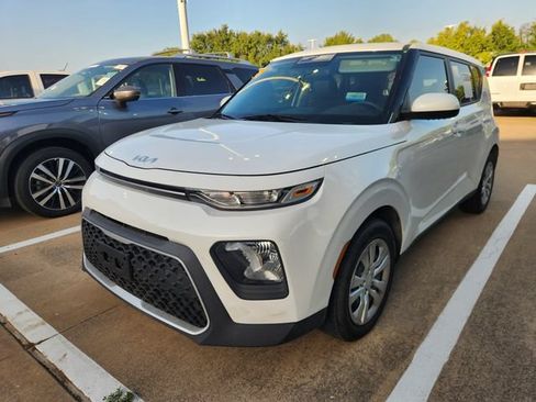 Used 2022 Kia Soul LX FWD image 3