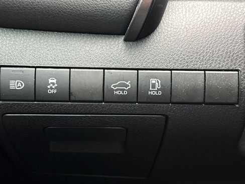 Used 2022 Toyota Camry SE image 41