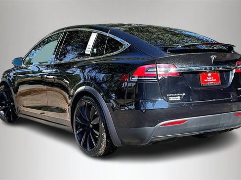 Used 2017 Tesla Model X 90D image 4