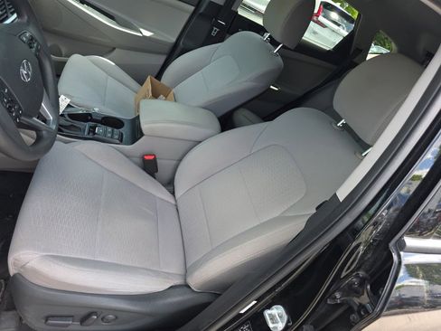 Used 2020 Hyundai Tucson Value AWD/4WD image 11