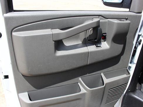 Used 2025 Chevrolet Express 3500 LS RWD image 23