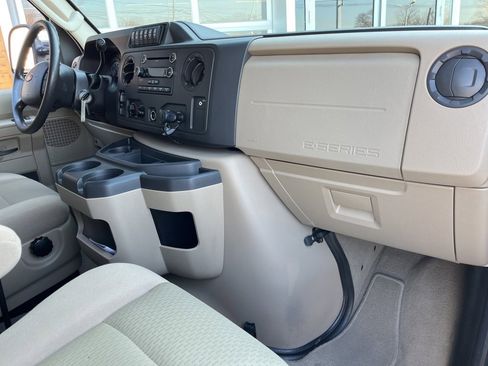 Used 2009 Ford E-350 and Econoline 350 XL image 40