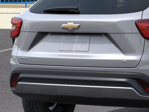 New 2026 Chevrolet Trax LT w/ Driver Confidence Package FWD image 14