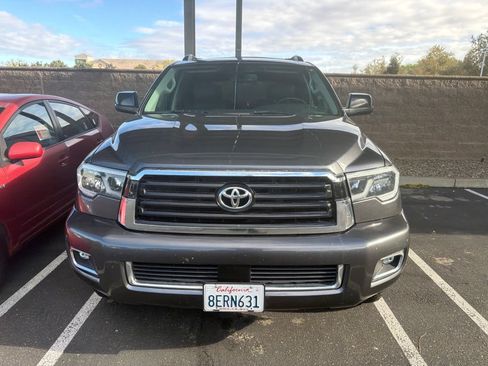 Used 2018 Toyota Sequoia TRD Sport AWD/4WD image 2