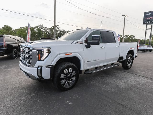 Used 2025 GMC Sierra 3500 Denali w/ Denali Reserve Package AWD/4WD image 4