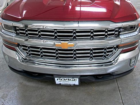 Used 2018 Chevrolet Silverado 1500 LT w/ All Star Edition image 16