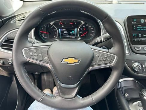 Used 2018 Chevrolet Malibu LT w/ Driver Confidence Package FWD image 18