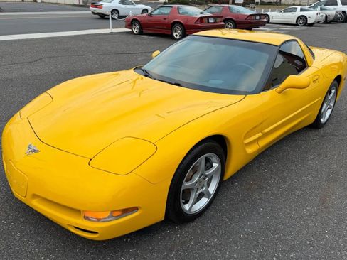 Used 2003 Chevrolet Corvette Coupe w/ Preferred Equipment Group image 6