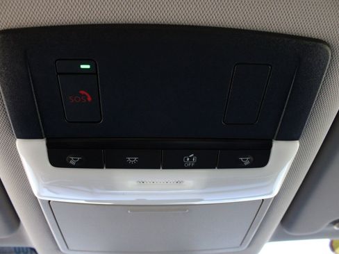 Used 2023 Nissan Rogue SV AWD/4WD image 44