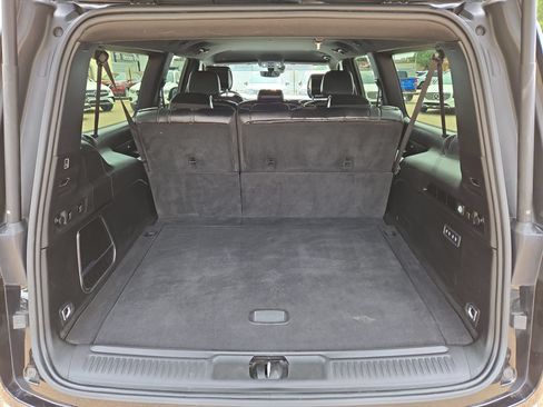 Used 2024 Jeep Wagoneer L Series III w/ Flexible Seating Group AWD/4WD image 12