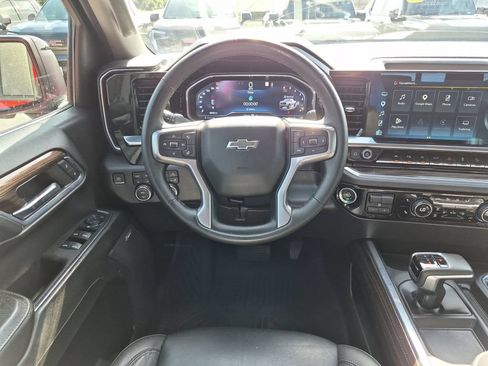 Used 2024 Chevrolet Silverado 1500 LT Trail Boss w/ Convenience Package II AWD/4WD image 33