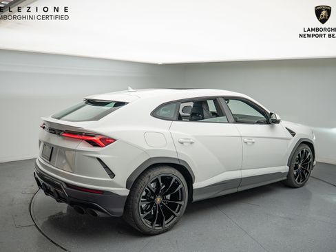 Used 2022 Lamborghini Urus image 18