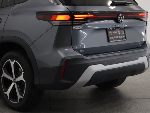 New 2026 Volkswagen Tiguan SE image 10