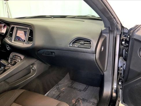 Used 2023 Dodge Challenger SXT RWD image 15