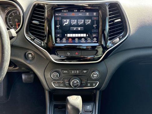 Used 2020 Jeep Cherokee Limited image 23