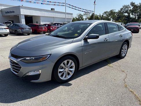 Used 2024 Chevrolet Malibu LT image 2