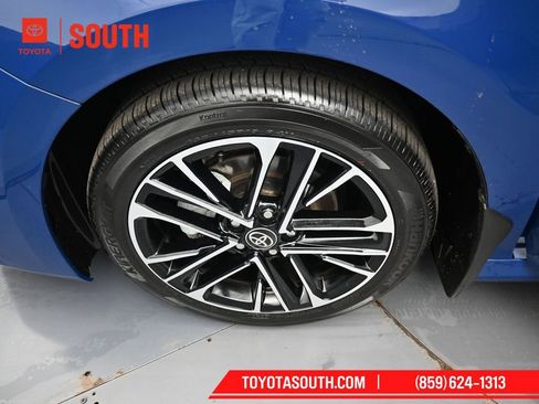 Used 2025 Toyota Camry XLE image 35