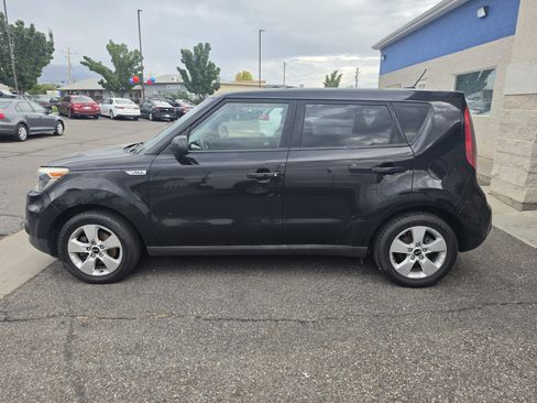 Used 2018 Kia Soul FWD image 4