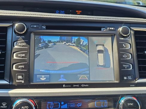 Used 2019 Toyota Highlander Limited Platinum AWD/4WD image 15