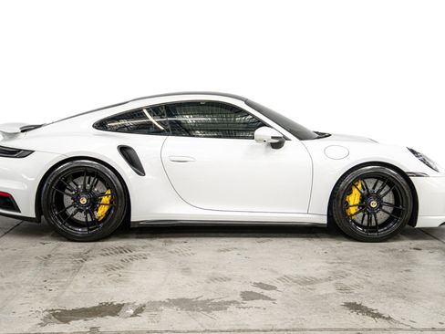 Used 2022 Porsche 911 Turbo S AWD/4WD image 38